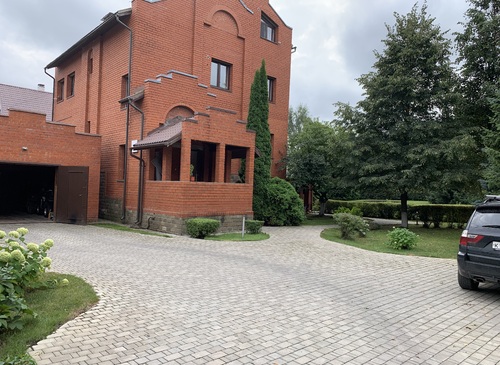 Коттедж. Дом с участком