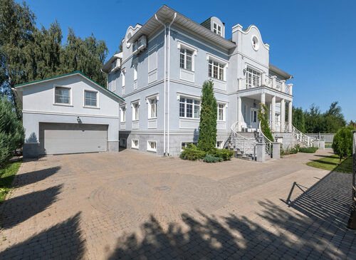 Коттедж с выходом к реке