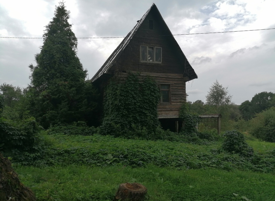 Заброшенный бревенчатый дом, баня, участок 0,5 га